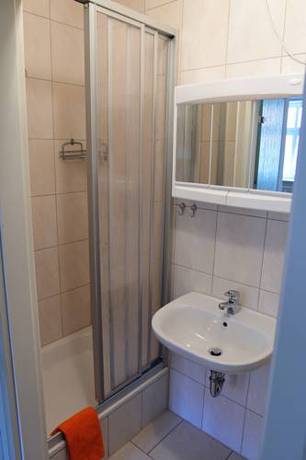 Imagen de la habitación del Hotel Garni Goldene Henne. Foto 2