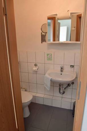 Imagen de la habitación del Hotel Garni Goldene Henne. Foto 7