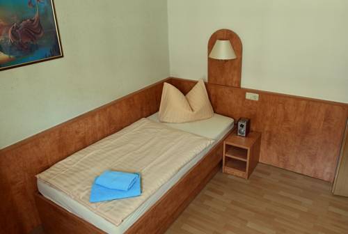 Imagen de la habitación del Hotel Garni Goldene Henne. Foto 12