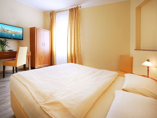 Imagen de la habitación del Hotel Garni Golf, Ascona. Foto 4