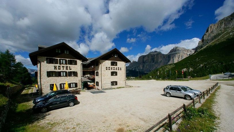 Imagen de los exteriores del Hotel Garni Gonzaga. Foto 12