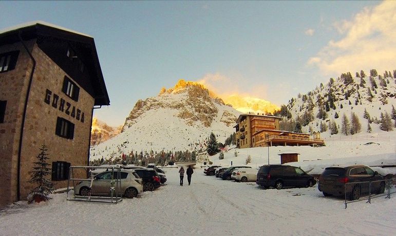 Imagen de los exteriores del Hotel Garni Gonzaga. Foto 13