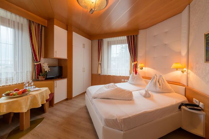 Imagen de la habitación del Hotel Garni Gunther, Burgstall - Postal. Foto 3
