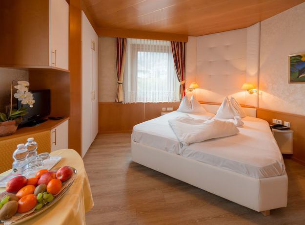 Imagen de la habitación del Hotel Garni Gunther, Burgstall - Postal. Foto 10