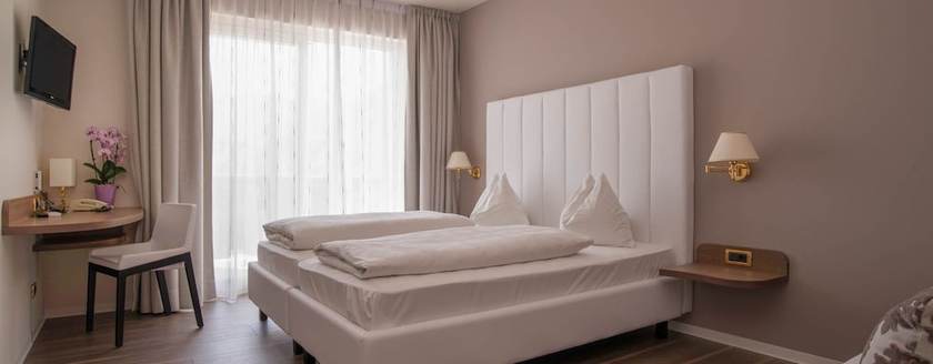 Imagen de la habitación del Hotel Garni Gunther, Burgstall - Postal. Foto 12