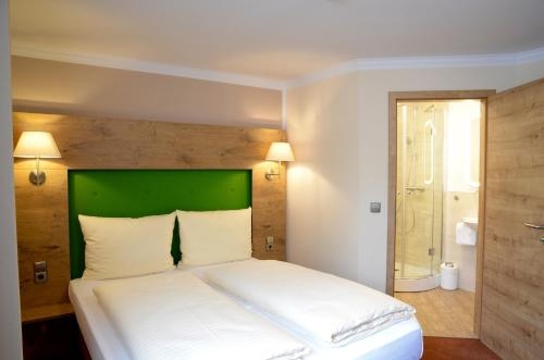 Imagen de la habitación del Hotel Garni Günzburg. Foto 9