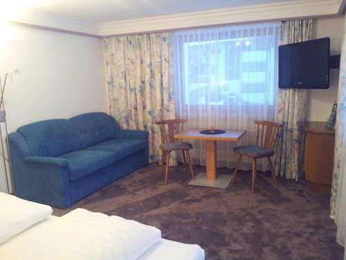 Imagen de la habitación del Hotel Garni Helvetia. Foto 13