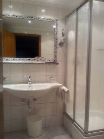 Imagen de la habitación del Hotel Garni Helvetia. Foto 14