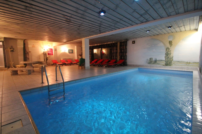 Imagen de la piscina del Hotel Garni Hubertus. Foto 15