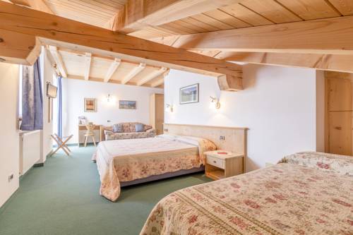 Imagen de la habitación del Hotel Garni La Stua. Foto 2