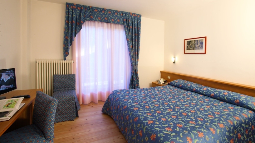 Imagen de la habitación del Hotel Garni Lago Nembia. Foto 8