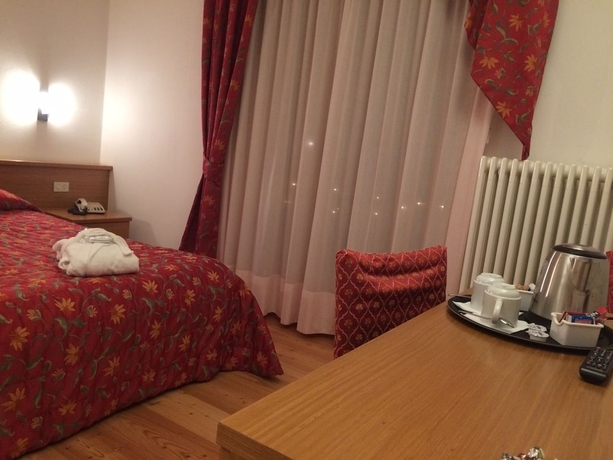 Imagen de la habitación del Hotel Garni Lago Nembia. Foto 15