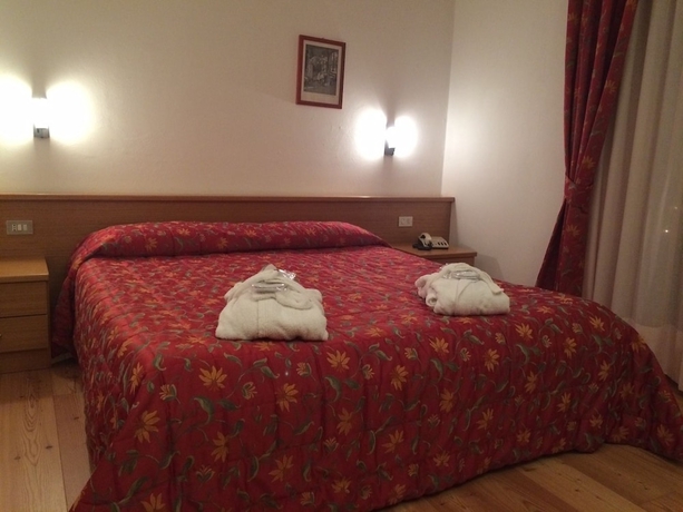 Imagen de la habitación del Hotel Garni Lago Nembia. Foto 16