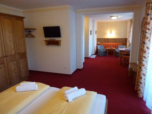 Imagen de la habitación del Hotel Garni Landhaus Trenkenbach. Foto 2