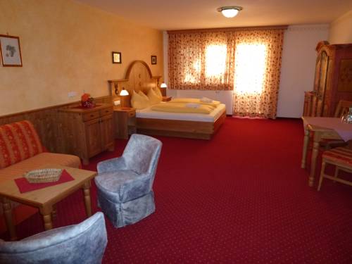 Imagen de la habitación del Hotel Garni Landhaus Trenkenbach. Foto 6