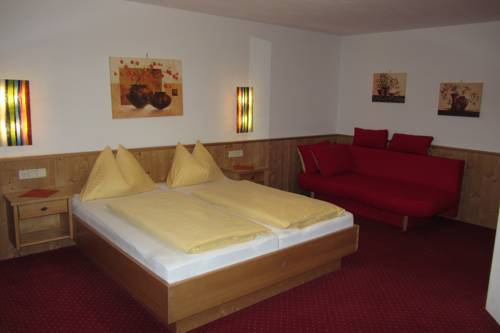 Imagen de la habitación del Hotel Garni Landhaus Trenkenbach. Foto 7