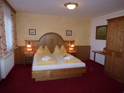 Imagen de la habitación del Hotel Garni Landhaus Trenkenbach. Foto 13