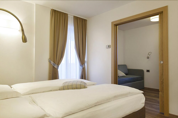 Imagen de la habitación del Hotel Garni Lastei. Foto 6