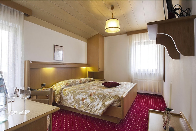 Imagen de la habitación del Hotel Garni Lastei. Foto 8