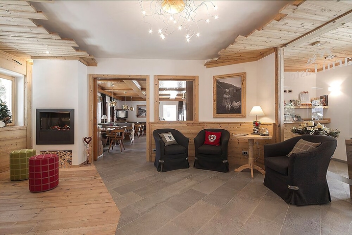 Imagen de los interiores del Hotel Garni Lastei. Foto 19
