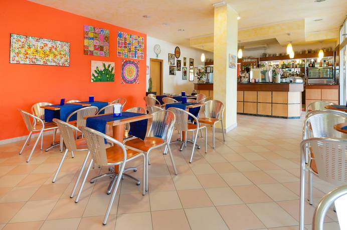 Imagen del bar/restaurante del Hotel Garni Losanna. Foto 4
