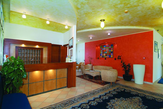 Imagen de los interiores del Hotel Garni Losanna. Foto 13
