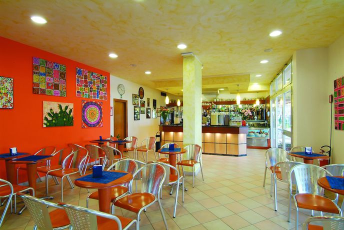 Imagen del bar/restaurante del Hotel Garni Losanna. Foto 6