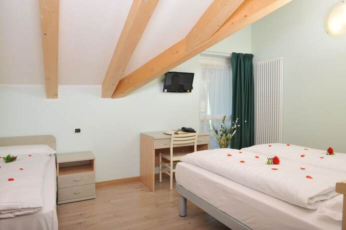 Imagen de la habitación del Hotel Garni Maria. Foto 16