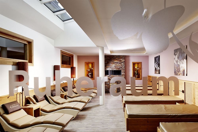 Imagen de la piscina del Hotel Garni Melanie. Foto 12