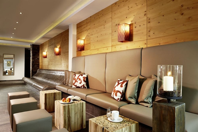 Imagen de la piscina del Hotel Garni Melanie. Foto 14