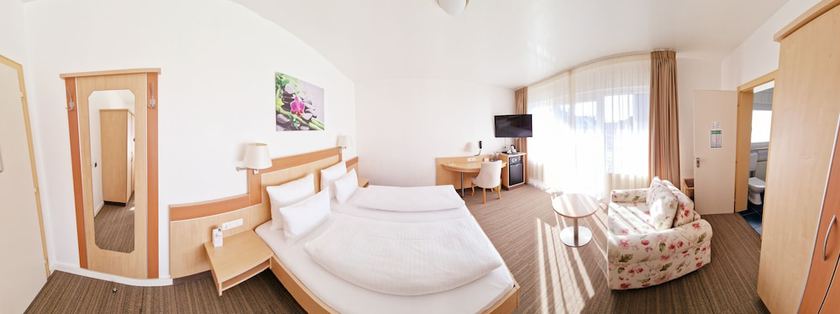 Imagen de la habitación del Hotel Garni Metzingen. Foto 16