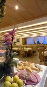 Imagen del bar/restaurante del Hotel Garni Mezdi. Foto 2