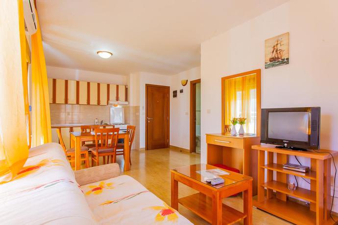 Imagen de los interiores del Hotel Garni Milica. Foto 13