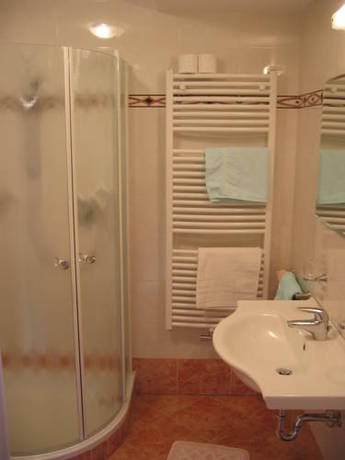 Imagen de la habitación del Hotel Garni Miriam. Foto 5