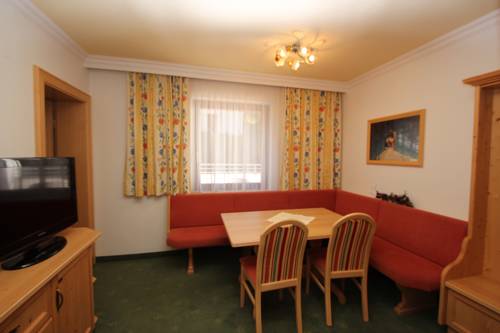 Imagen de la habitación del Hotel Garni Monte Bianco. Foto 10