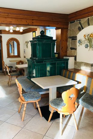 Imagen de los interiores del Hotel Garni Mountain Resort. Foto 19