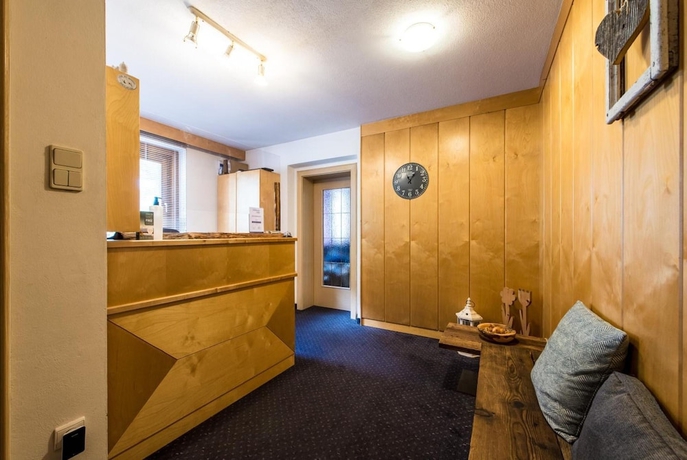 Imagen de los interiores del Hotel Garni Niederbacher. Foto 12