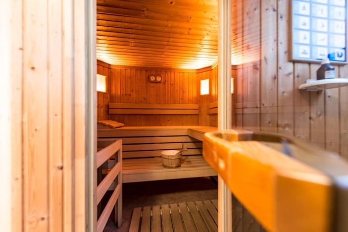 Imagen de la piscina del Hotel Garni Niederbacher. Foto 17