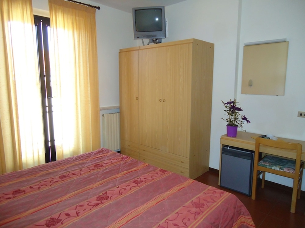 Imagen de la habitación del Hotel Garni Onda. Foto 10