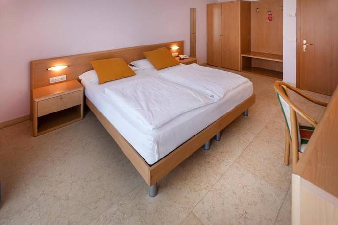 Imagen de la habitación del Hotel Garni Orchidea. Foto 7