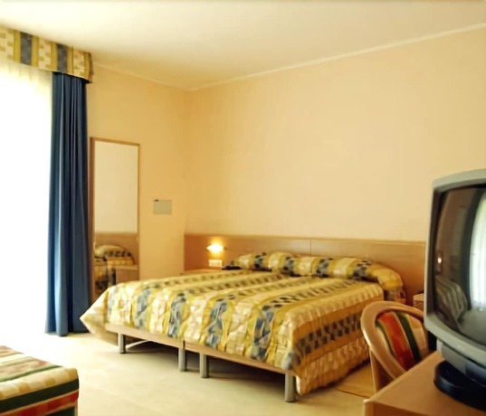 Imagen de la habitación del Hotel Garni Orchidea. Foto 16