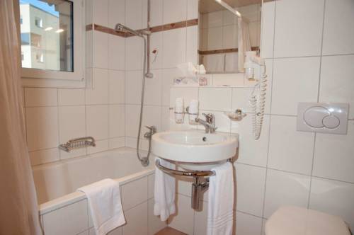 Imagen de la habitación del Hotel Garni Panorama, Scuol. Foto 3