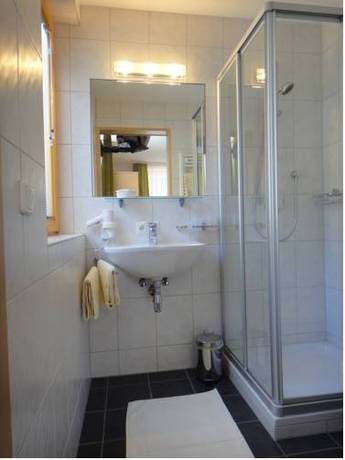 Imagen de la habitación del Hotel Garni Ragaz. Foto 12