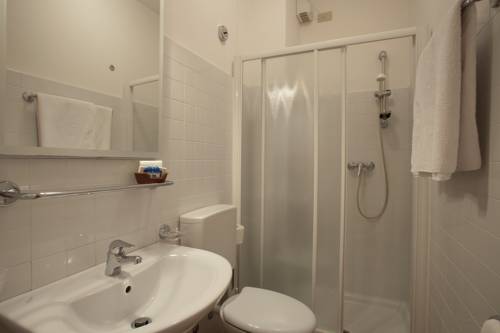 Imagen de la habitación del Hotel Garni Renania. Foto 9