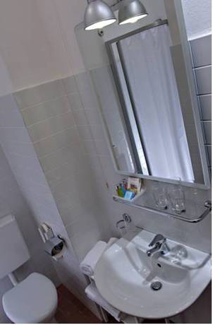 Imagen de la habitación del Hotel Garni Renania. Foto 14