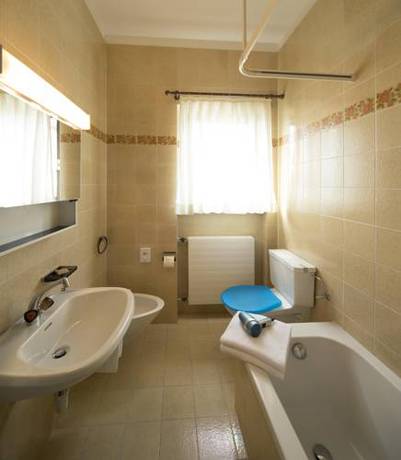 Imagen de la habitación del Hotel Garni Rivabella Au Lac. Foto 7