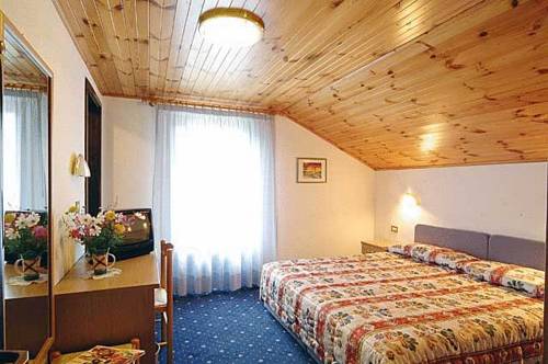 Imagen de la habitación del Hotel Garni Roberta, Marmolada. Foto 7