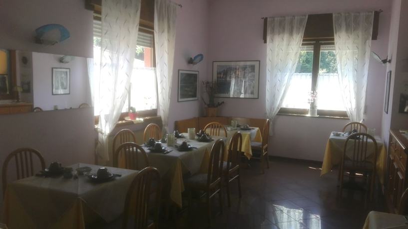 Imagen del bar/restaurante del Hotel Garni Rosa. Foto 7