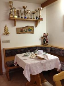Imagen del bar/restaurante del Hotel Garni Sayonara. Foto 2