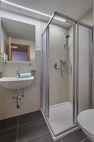 Imagen de la habitación del Hotel Garni Sch&ouml;nblick. Foto 18